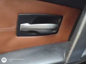 Foto de MANETA INTERIOR DELANTERA IZQUIERDA BMW SERIE 5 BERLINA (E60) 3.0 Turbodiesel CAT (218 CV / 160 KW)