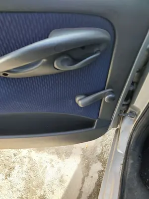 Foto de MANETA INTERIOR TRASERA IZQUIERDA FIAT II PUNTO (188) BERLINA 1.2 CAT (60 CV / 44 KW)