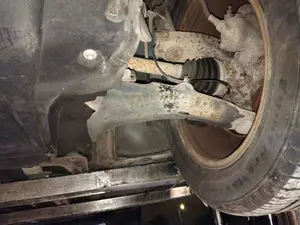 Foto de BRAZO SUSPENSION DELANTERO IZQUIERDO RENAULT SCENIC II (JM)
