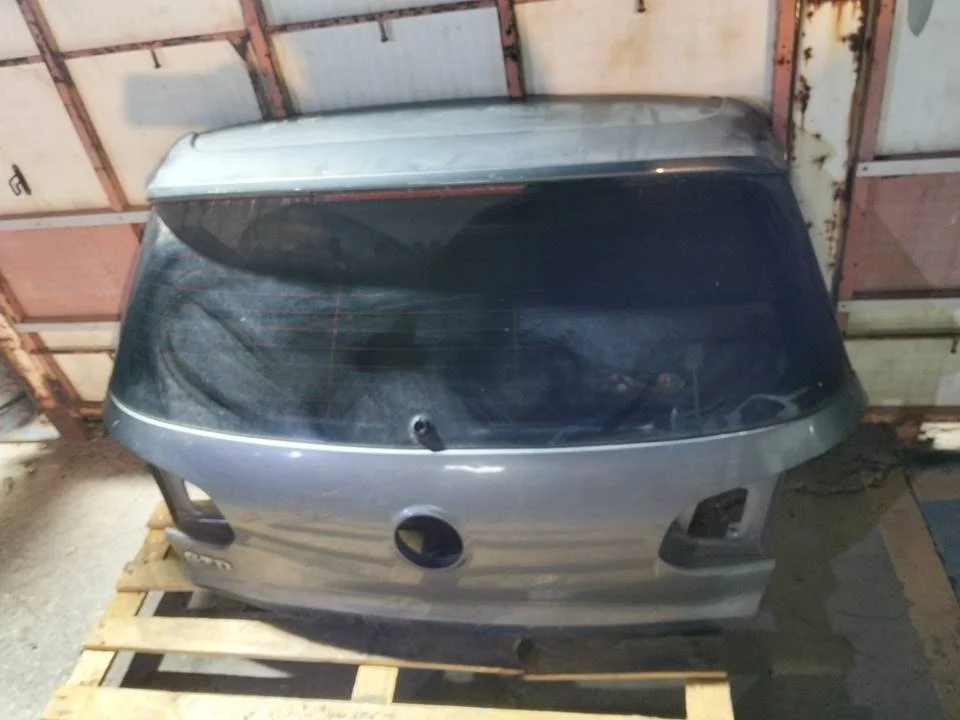 Foto de PORTON TRASERO VOLKSWAGEN GOLF VI (5K1)(10.2008) 2.0 TDI DPF (170 CV / 125 KW) referencia 5K6827025J
