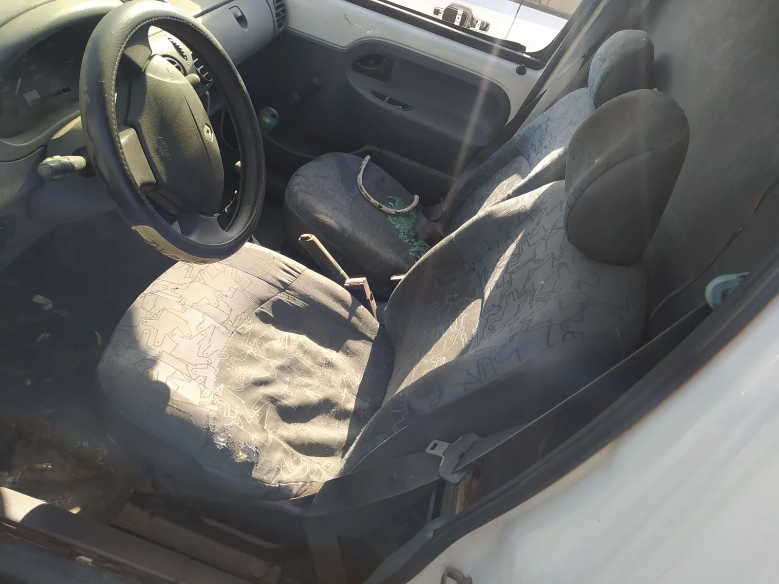 Foto de ASIENTO DELANTERO IZQUIERDO RENAULT KANGOO I (F/KC0) 1.5 dCi Diesel (82 CV / 60 KW)