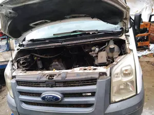 Foto de COMPRESOR AIRE ACONDICIONADO FORD TRANSIT FURGÓN (TT9) 2.4 TDCi CAT (101 CV / 74 KW)