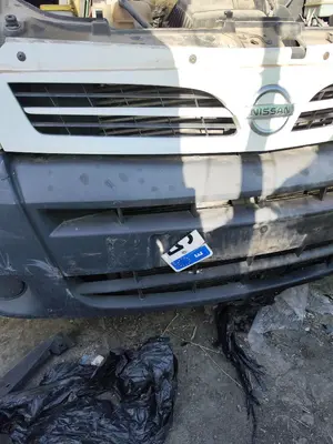 Foto de PARAGOLPES DELANTERO NISSAN INTERSTAR (X70) 2.5 dCi Diesel CAT (114 CV / 84 KW) foto 5