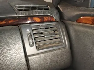 Foto de REJILLA AIREADORA MERCEDES-BENZ CLASE E (BM 210) BERLINA