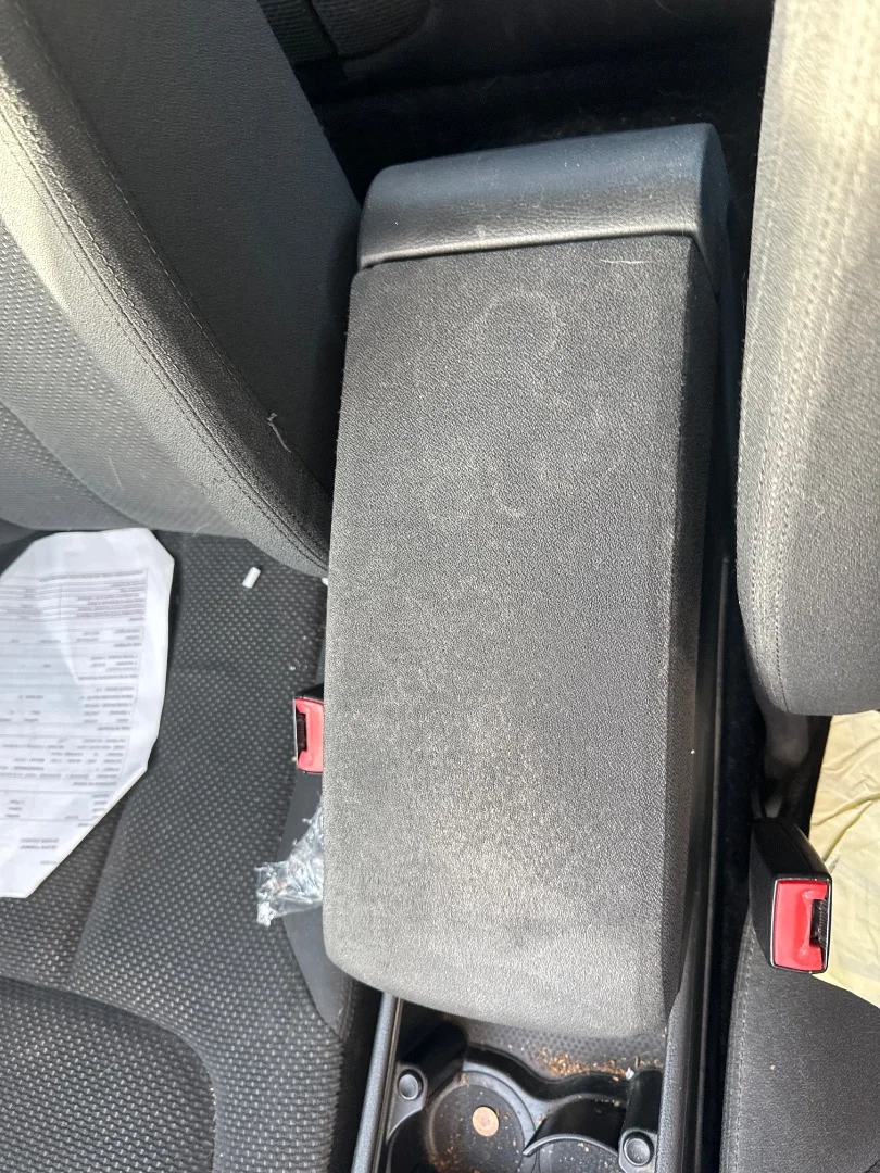 Foto de APOYABRAZOS CENTRAL VOLKSWAGEN PASSAT BERLINA (3C2) 2.0 TDI (140 CV / 103 KW)