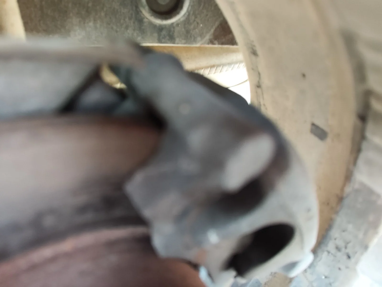 Foto de PINZA DE FRENO TRASERA IZQUIERDA VOLKSWAGEN GOLF III (1H1)(11.1991) 1.9 TDI (110 CV / 81 KW)