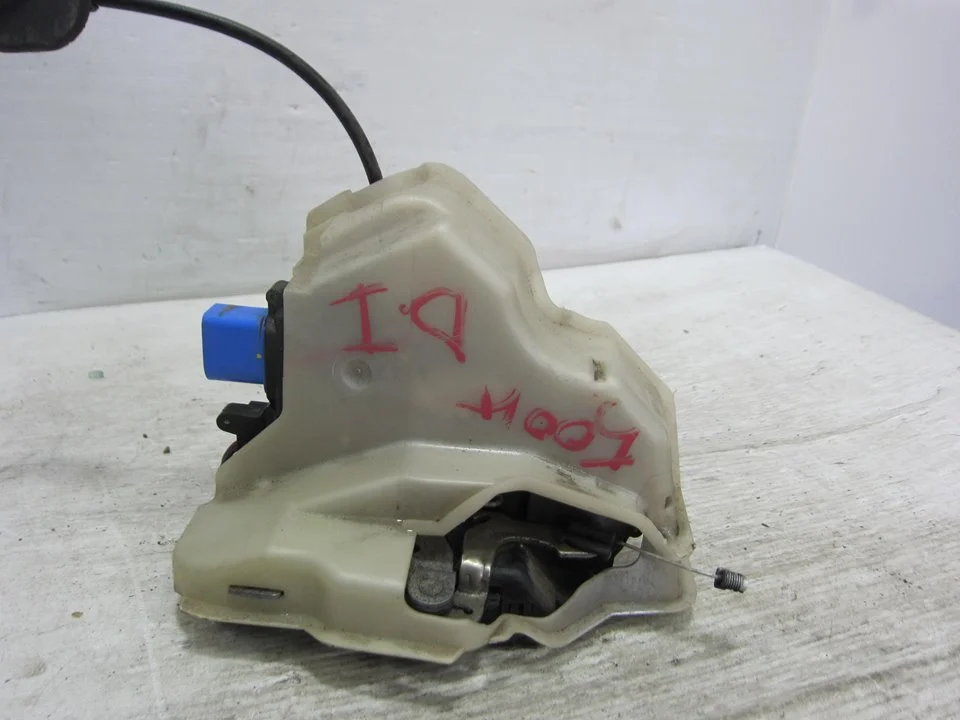 Foto de CERRADURA PUERTA DELANTERA IZQUIERDA VOLKSWAGEN GOLF PLUS V (5M1) 1.9 TDI (105 CV / 77 KW) referencia 3D1837015