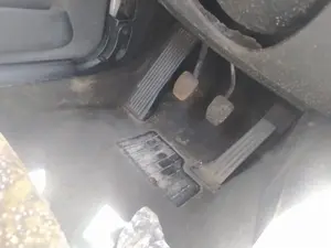 Foto de PEDAL FRENO BMW SERIE 1 BERLINA (E81/E87) 2.0 16V Diesel CAT (122 CV / 90 KW)
