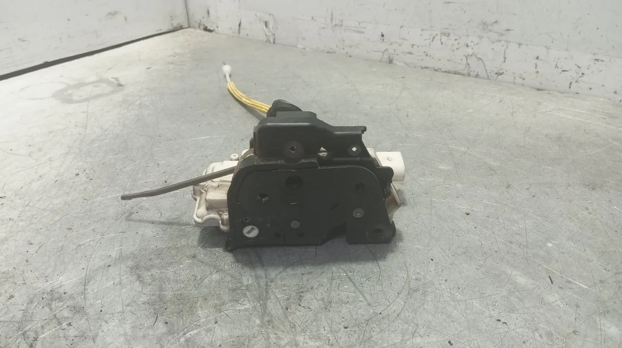 Foto de CERRADURA PUERTA DELANTERA DERECHA AUDI A3 SPORTBACK (8PA) 2.0 TDI (140 CV / 103 KW) referencia 4F1837016