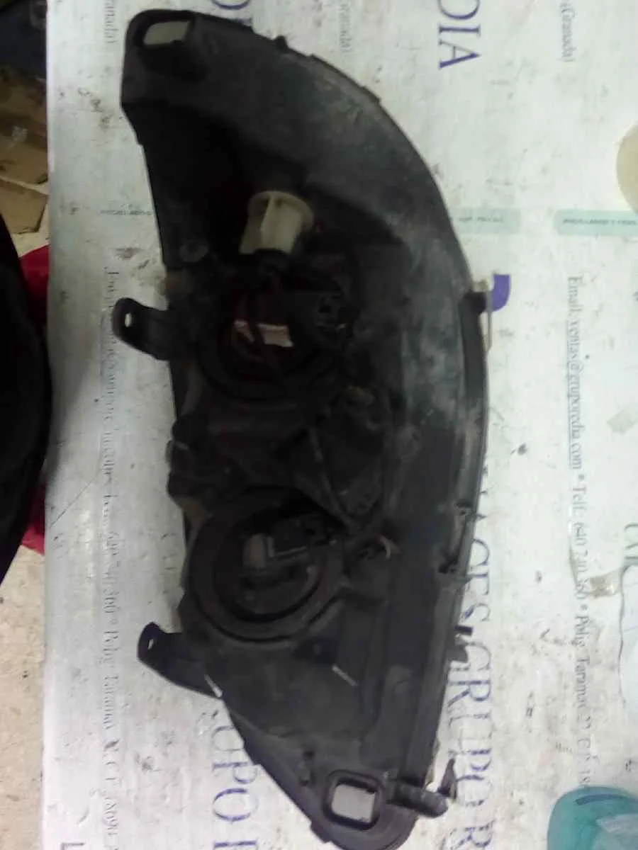 Foto de FARO DERECHO OPEL ZAFIRA A referencia 90582022