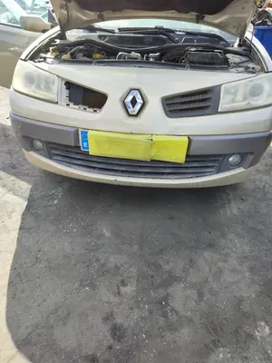 Foto de PARAGOLPES DELANTERO RENAULT MEGANE II COUPE/CABRIO 1.5 dCi Diesel (106 CV / 78 KW)