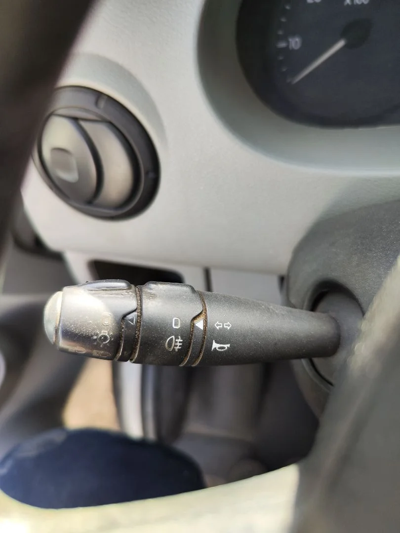 Foto de MANDO LUCES NISSAN INTERSTAR (X70) 2.5 dCi Diesel CAT (114 CV / 84 KW)
