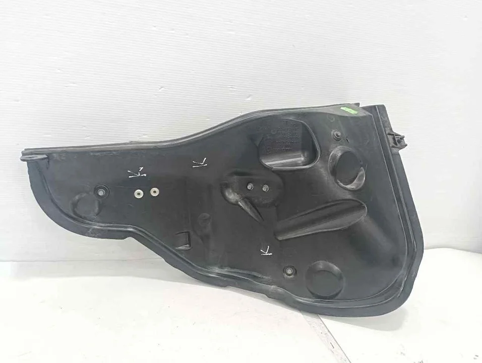 Foto de MOLDURA PORSCHE CAYENNE (TIPO 92A) referencia 7P5819511H