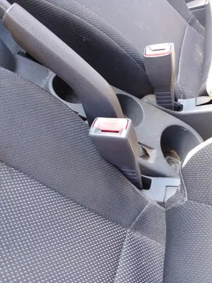 Foto de ENGANCHE CINTURON DELANTERO IZQUIERDO KIA RIO (JB) 1.5 CRDi (110 CV / 81 KW)