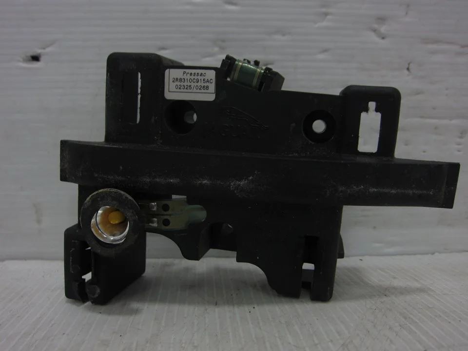 Foto de SENSOR JAGUAR S-TYPE (03.1999) 3.0 V6 24V CAT (238 CV / 175 KW) referencia 2R8310C915AC