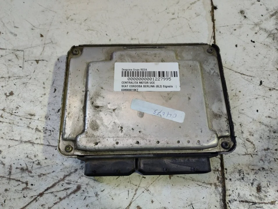 Foto de CENTRALITA MOTOR UCE SEAT CORDOBA BERLINA (6L2) 1.9 TDI (101 CV / 74 KW) referencia 038906019KT