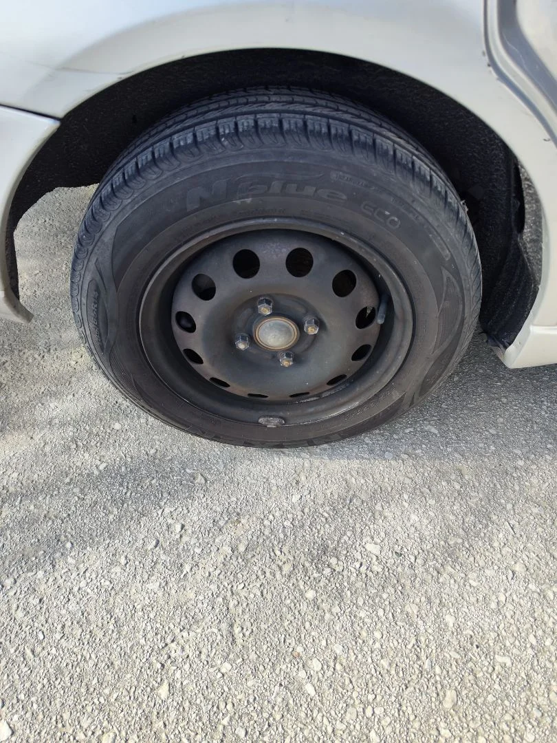 Foto de LLANTA FORD FOCUS FAMILIAR (CAK) 1.8 TDCi Turbodiesel CAT (116 CV / 85 KW)