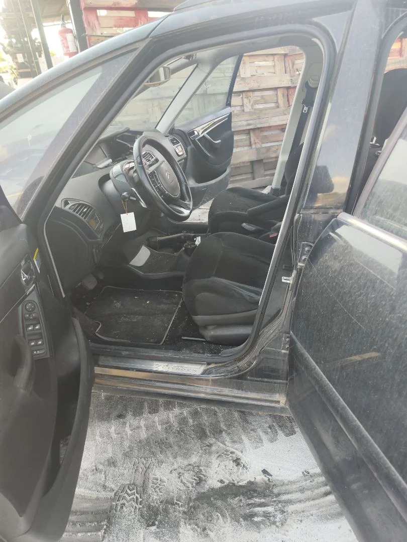 Foto de GOMAS CONTORNO PUERTA CITROEN GRAND C4 PICASSO 1.6 16V HDi FAP (109 CV / 80 KW)