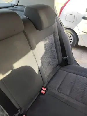 Foto de ASIENTO TRASERO MEDIO VOLKSWAGEN GOLF V (1K1)(10.2003) 1.4 16V TSI (170 CV / 125 KW) foto 2