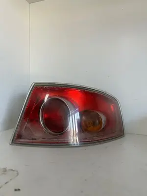 Foto de PILOTO TRASERO DERECHO SEAT IBIZA (6L1)