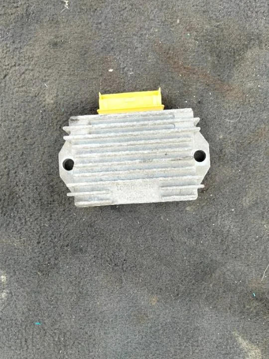 Foto de REGULADOR DE CORRIENTE PIAGGIO (VESPA) VESPA S / LX / LXV 50/125 referencia RBC10001