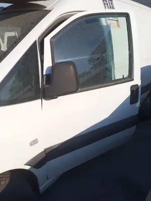 Foto de PUERTA DELANTERA IZQUIERDA FIAT I SCUDO (222) 1.9 Diesel (69 CV / 51 KW) referencia 9567236887 foto 2