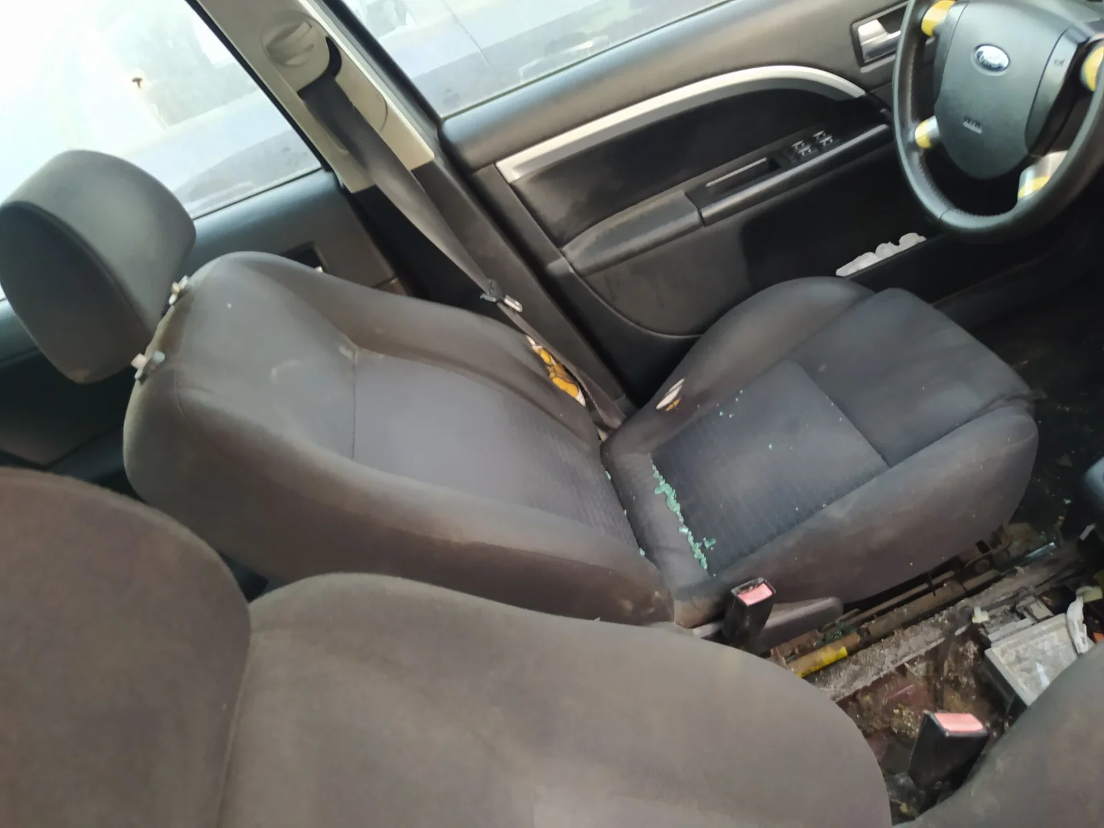 Foto de CINTURON SEGURIDAD DELANTERO IZQUIERDO FORD MONDEO BERLINA (GE) 2.0 TDCi TD CAT (116 CV / 85 KW) referencia 1383609