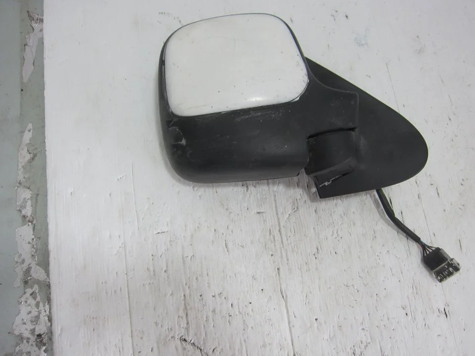 Foto de RETROVISOR DERECHO PEUGEOT PARTNER TEPEE 1.6 (90 CV / 66 KW) referencia E9020117