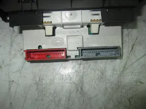 Foto de PANTALLA MULTIFUNCION RENAULT SCENIC I (JA...) 1.9 dCi Diesel CAT (102 CV / 75 KW) referencia 7700432434 foto 5