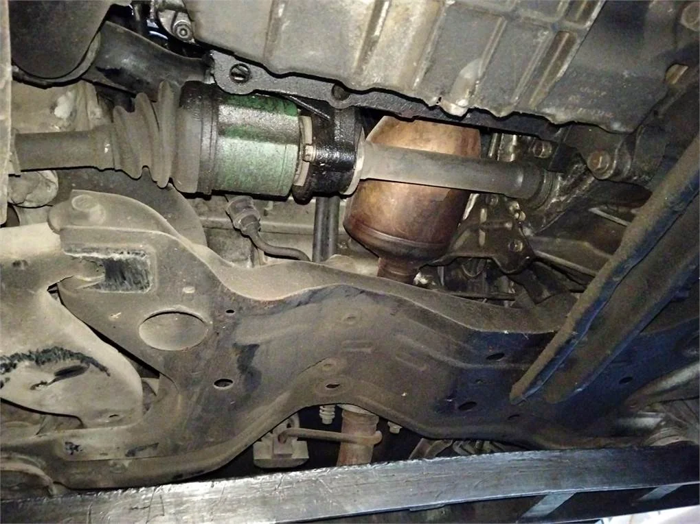 Foto de PUENTE DELANTERO MITSUBISHI GRANDIS (NA0W)