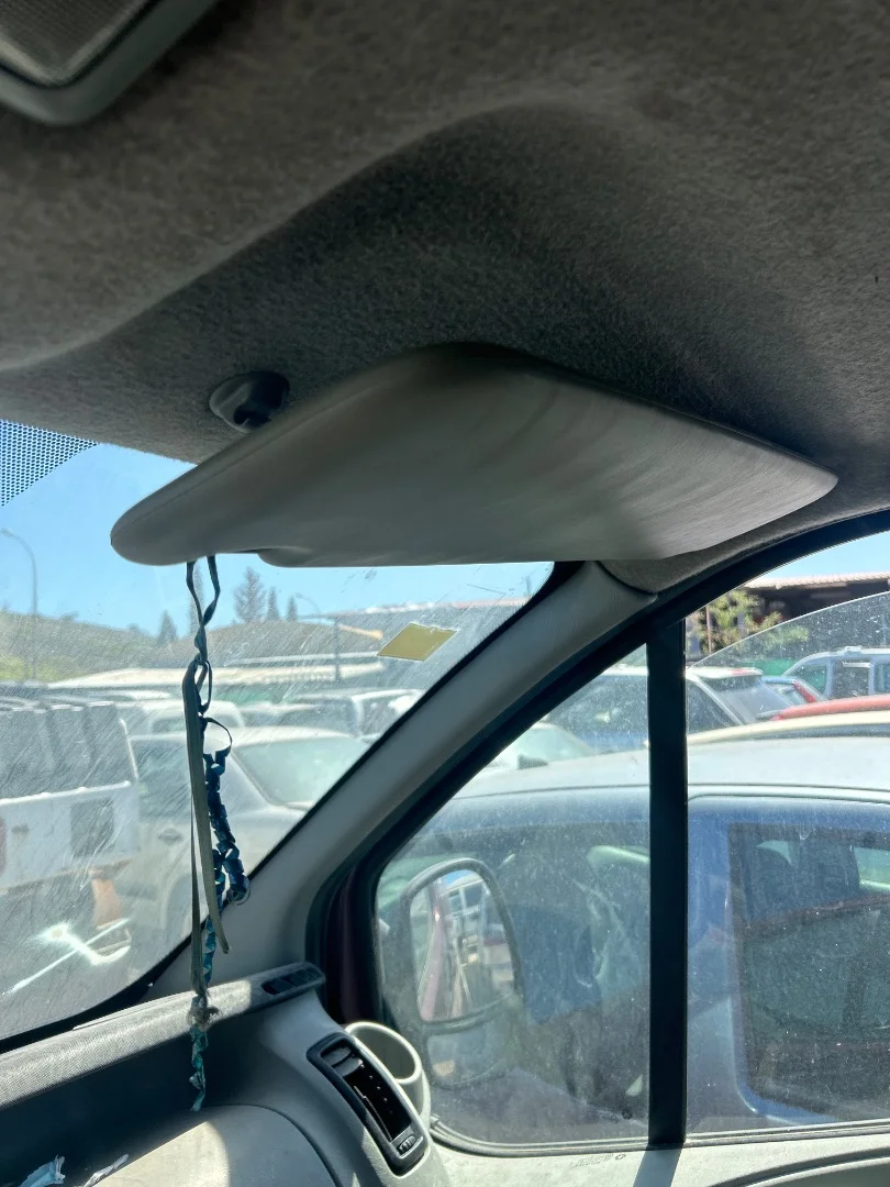 Foto de PARASOL DERECHO RENAULT TRAFIC II FURGÓN 2.5 dCi Diesel CAT (135 CV / 99 KW)