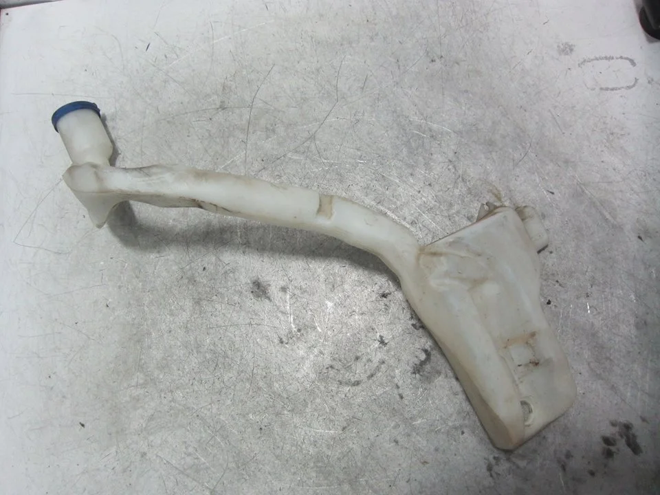 Foto de DEPOSITO LIMPIA CITROEN C4 CACTUS 1.2 12V VTi (82 CV / 60 KW) referencia 9801973680