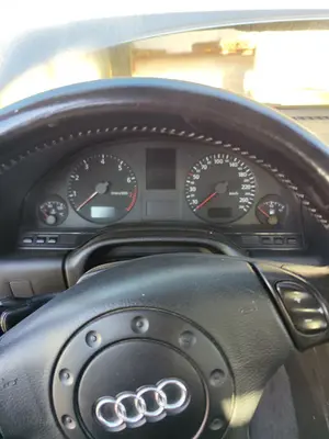 Foto de CUADRO INSTRUMENTOS AUDI A8 (D2) 4.2 V8 40V (310 CV / 228 KW)