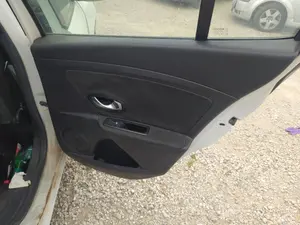 Foto de MANDO ELEVALUNAS TRASERO DERECHO RENAULT MEGANE III BERLINA 5P 1.5 dCi Diesel CAT (86 CV / 63 KW)