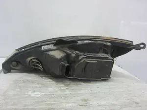 Foto de FARO DERECHO FORD FOCUS BERLINA (CAK) 1.8 TDCi Turbodiesel CAT (116 CV / 85 KW) referencia 2M5113W029BE foto 2