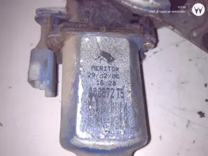 Foto de ELEVALUNAS DELANTERO DERECHO PEUGEOT 106 (S2) 1.5 Diesel CAT (TUD5 / VJX) (57 CV / 42 KW) referencia 400672T5 foto 2