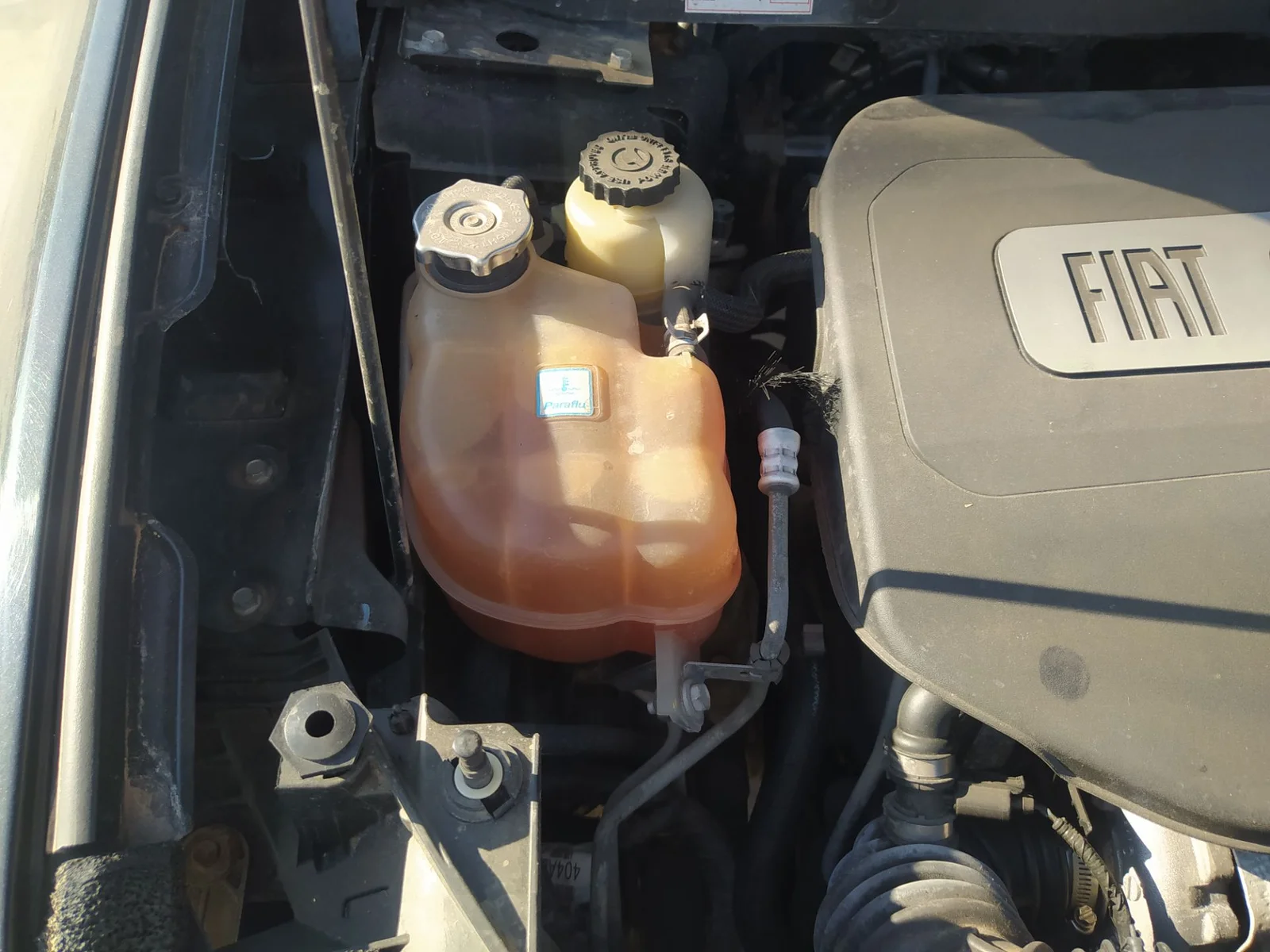 Foto de DEPOSITO EXPANSION FIAT FREEMONT (345) 2.0 16V Multijet CAT (170 CV / 125 KW)