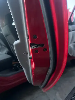 Foto de CERRADURA PUERTA TRASERA DERECHA KIA PICANTO (SA) 1.1 CAT (65 CV / 48 KW) referencia 8141007010HU