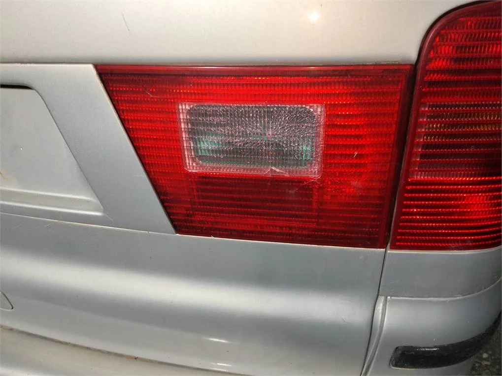 Foto de PILOTO TRASERO DERECHO INTERIOR SEAT ALHAMBRA (7V9)
