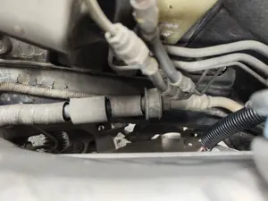 Foto de TUBOS AIRE ACONDICIONADO BMW SERIE 5 BERLINA (E39) 3.0 24V Turbodiesel CAT (193 CV / 142 KW)