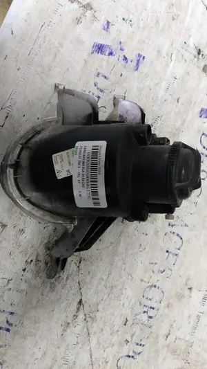 Foto de FARO ANTINIEBLA DERECHO PEUGEOT 206 BERLINA 4-PT. 1.6 16V CAT (109 CV / 80 KW) referencia 6205T1 foto 1