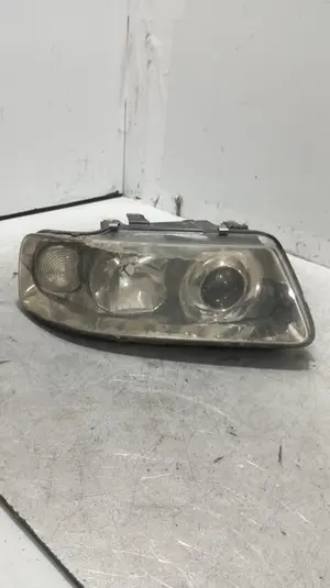 Foto de FARO DERECHO AUDI A3 (8L) 1.8 20V (125 CV / 92 KW) referencia 8L0941004AF