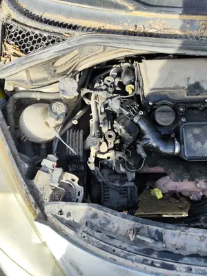 Foto de MOTOR COMPLETO PEUGEOT 207 1.4 HDi (68 CV / 50 KW) referencia 8HZ foto 3