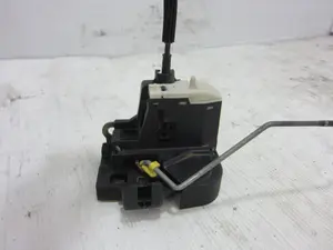 Foto de CERRADURA PUERTA DELANTERA IZQUIERDA RENAULT CLIO II FASE I (B/CB0) 1.2  (75 CV / 55 KW)