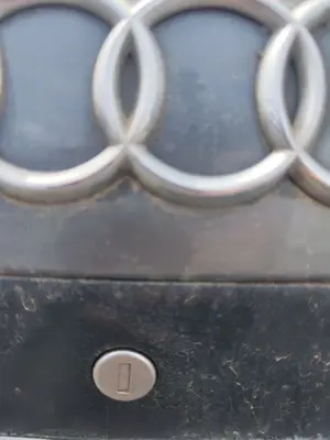Foto de CERRADURA MALETERO / PORTON AUDI A6 BERLINA (4B2) 2.5 V6 24V TDI (180 CV / 132 KW)