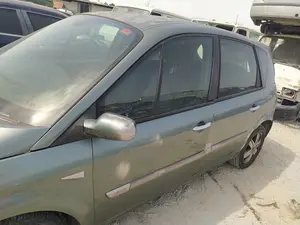 Foto de LUNA TRASERA IZQUIERDA RENAULT SCENIC II 1.5 dCi Diesel (101 CV / 74 KW) referencia 8200120611