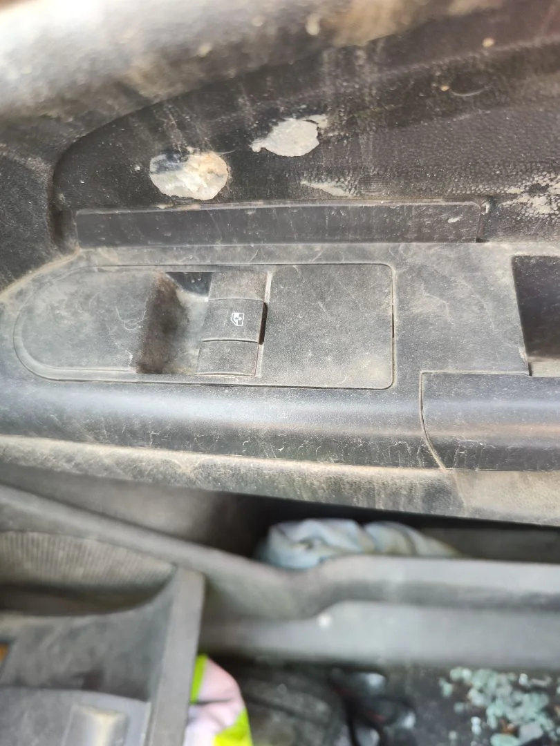 Foto de MANDO ELEVALUNAS DELANTERO DERECHO OPEL ASTRA H GTC 1.7 16V CDTI (101 CV / 74 KW)