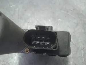 Foto de MOTOR ELEVALUNAS TRASERO IZQUIERDO AUDI A6 BERLINA (4B2) 2.4 V6 30V (165 CV / 121 KW) referencia 0130821784 foto 4