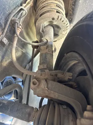 Foto de BRAZO SUSPENSION DELANTERO DERECHO SKODA FABIA COMBI (5J5) 1.4 TDI (80 CV / 59 KW)