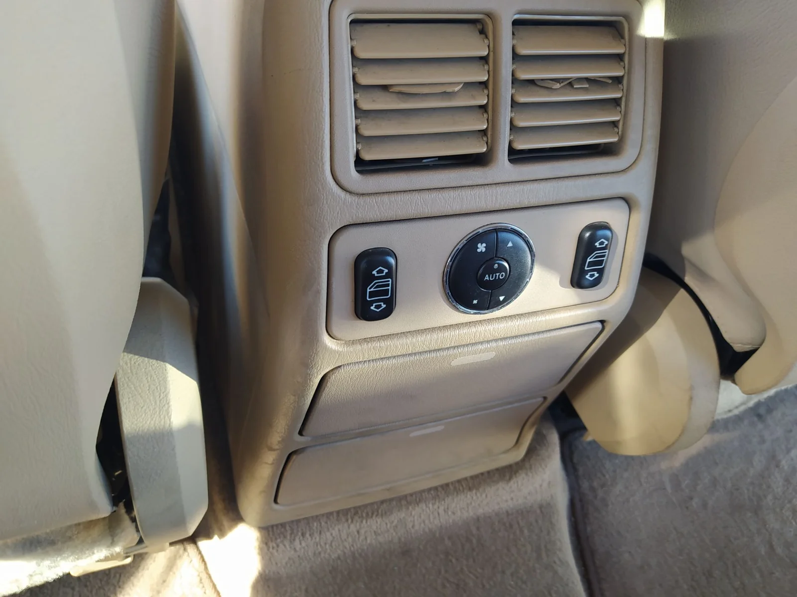 Foto de MANDO ELEVALUNAS TRASERO DERECHO MERCEDES-BENZ CLASE ML (BM 163) 2.7 CDI 20V CAT (163 CV / 120 KW)